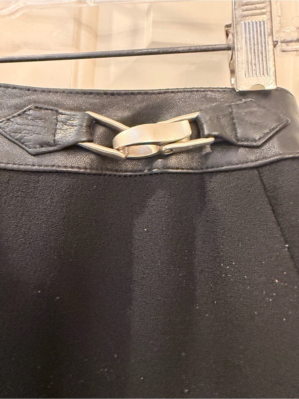Linda Allard Ellen Tracy Black A-Line Skirt with Leather & Buckle Waist, Sz 6 - Picture 5 of 12